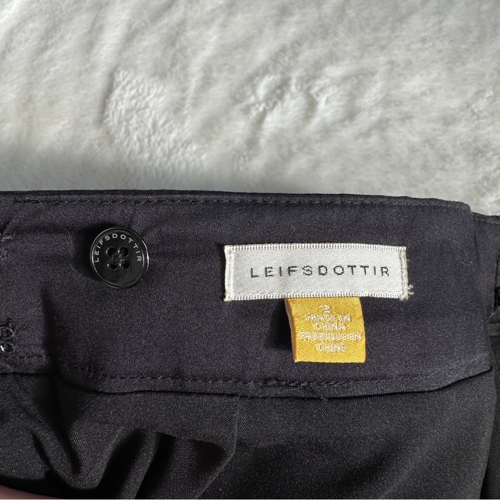 Leifsdottir Anthropologie Black Floral Pencil Knee Length Skirt XS (2) - Picture 9 of 10